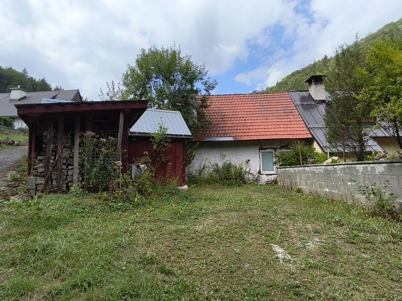 Menší rodinný dom/chata Motyčky, 274 m2