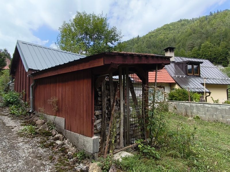 Menší rodinný dom/chata Motyčky, 274 m2